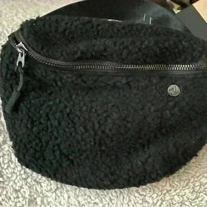 Apana cozy Sherpa belt bag